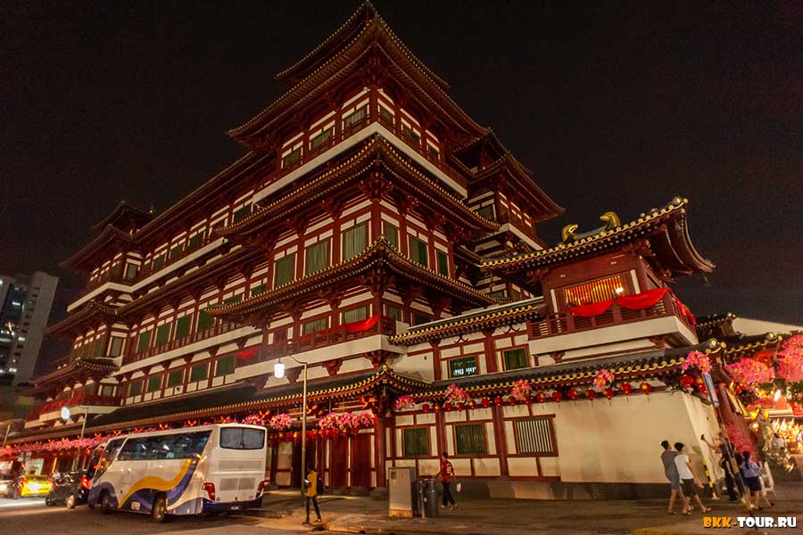 Храм Зуба Будды (Buddha Tooth Relic Temple & Museum)