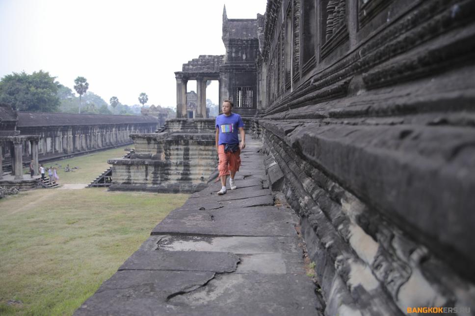 ЗАТЕРЯННАЯ В ДЖУНГЛЯХ КАМБОДЖА ЯРКАЯ И УДИВИТЕЛЬНАЯ