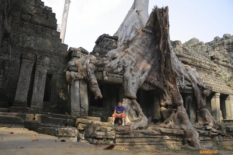 ЗАТЕРЯННАЯ В ДЖУНГЛЯХ КАМБОДЖА ЯРКАЯ И УДИВИТЕЛЬНАЯ