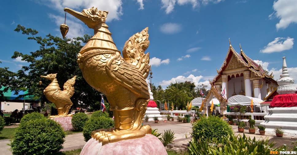 Wat on Pak Kret island north of Bangkok, Thailand.