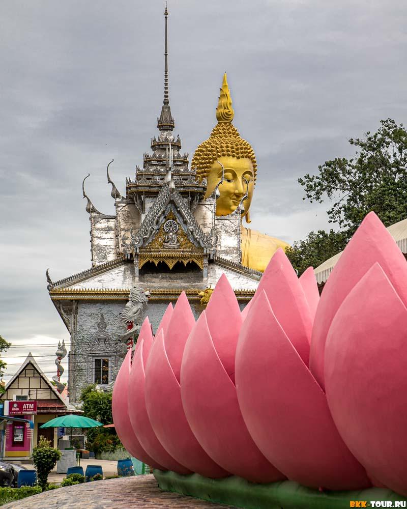 Самый Большой сидящий Будда Таиланда в храме Ват Мыанг (Wat Muang)