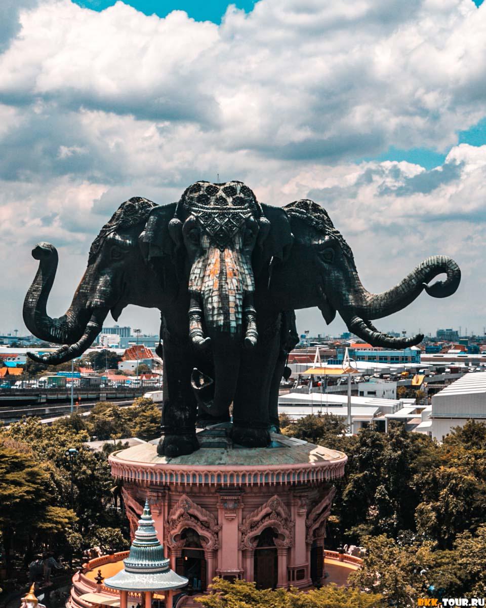 Трехголовый слон Эраван