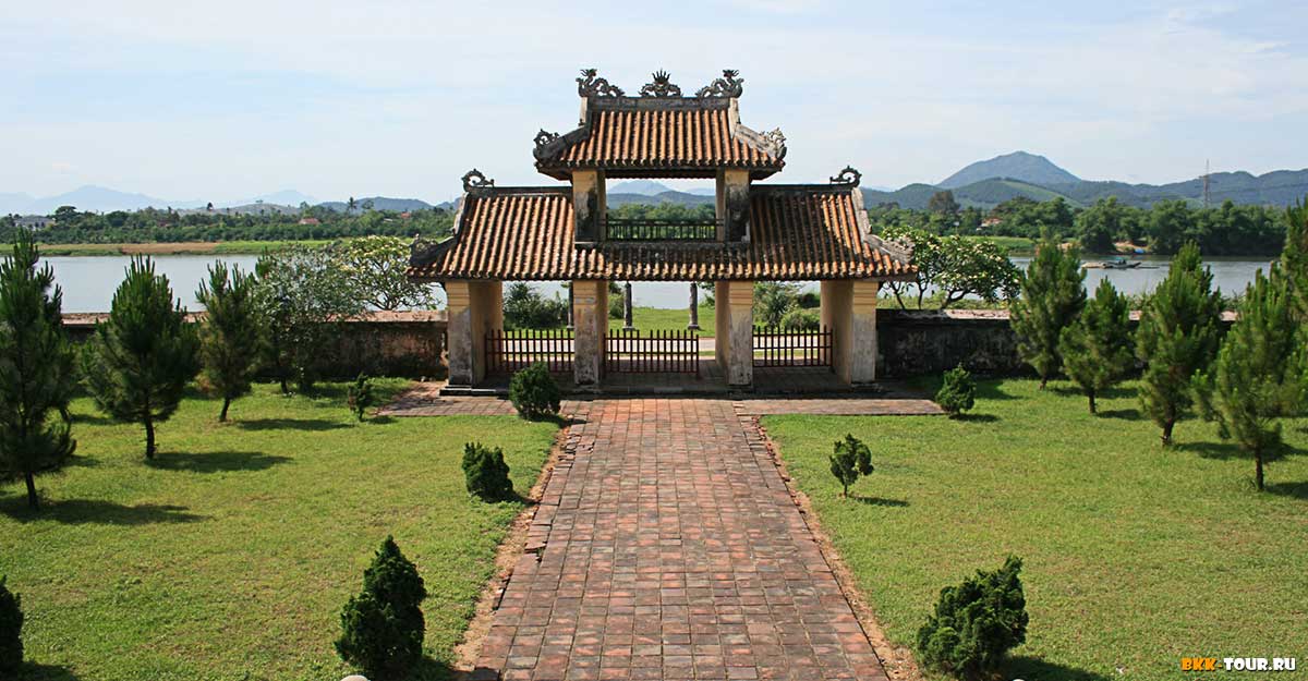 Храм литературы (Temple of Literature, Van Mieu)