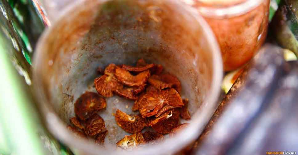 Бетель Классический бетель состоит из 3 растительных компонентов и негашеной извести.