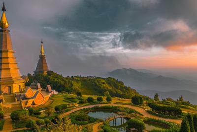 Королевские ступы в Национальном парке Дой Интханон