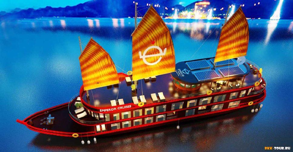 Ужин в Нячанге на императорском корабле