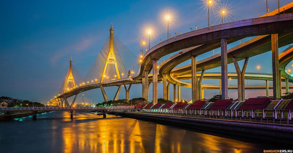 Мост Рамы IX — автомобильный вантовый мост через реку Чаупхрая, соединяющий районы Яннава и Ратбурана Бангкока. Первый вантовый мост в Таиланде и один из крупнейших вантовых мостов мира