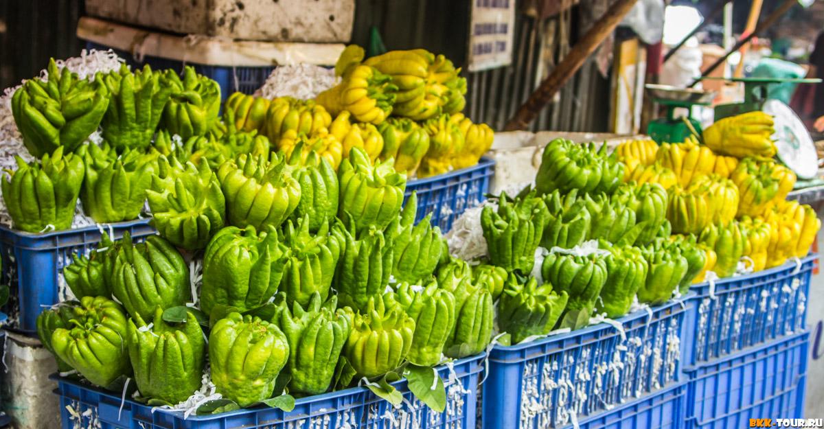 Цитрон пальчатый или Рука Будды. Издалека похож на срощенные бананы